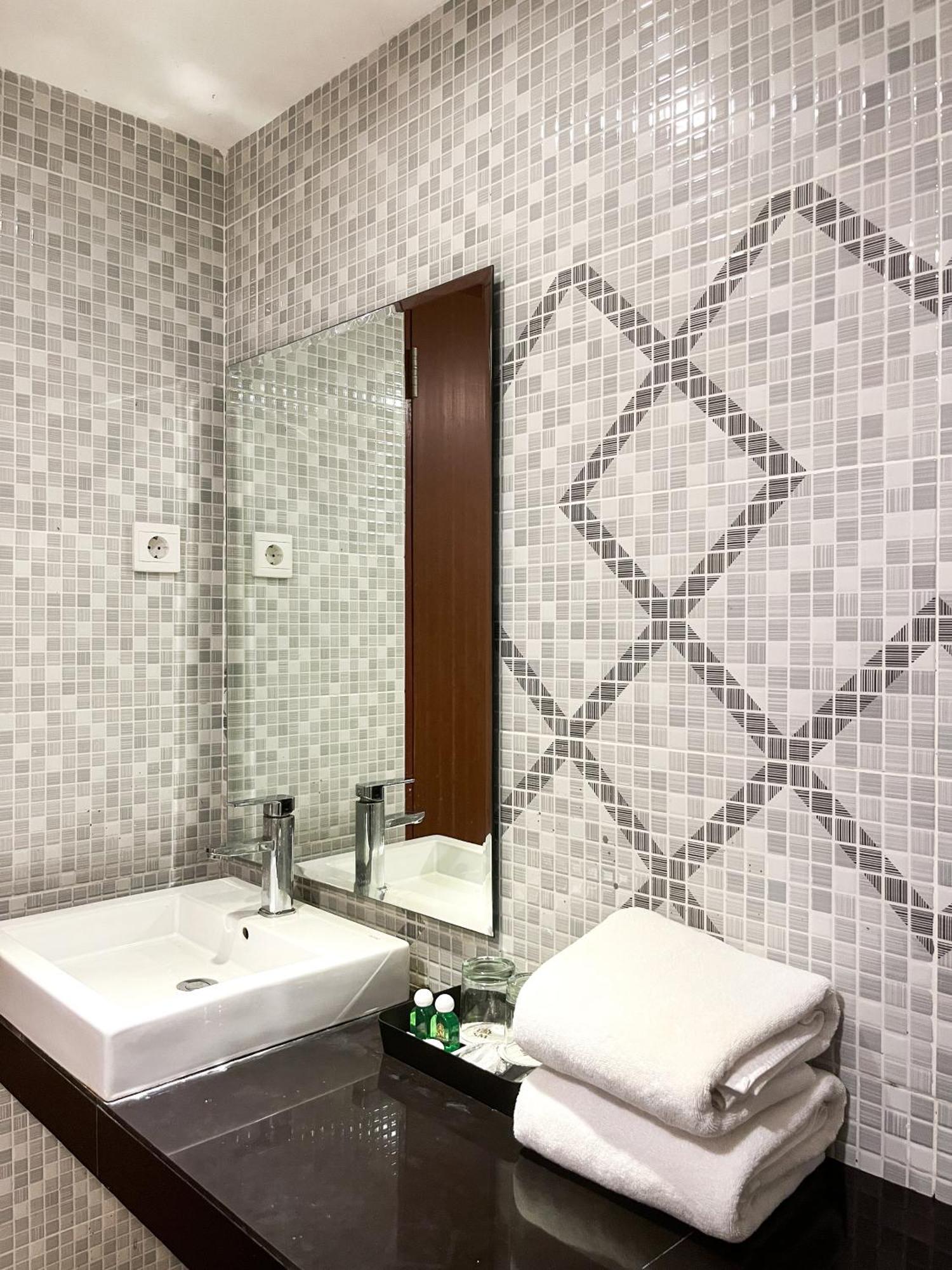 Sm Tower Hotel And Convention Berau Tanjung Redep Екстериор снимка